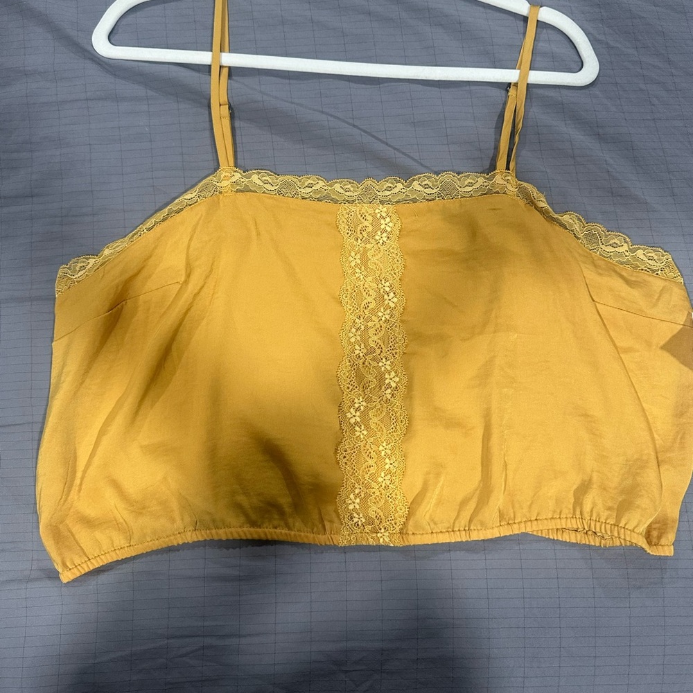 BP. Mustard Lace Detail Top Size xl
